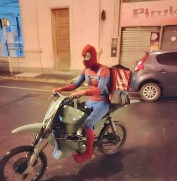 Le robaron la moto al Spiderman salteño