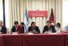 Sáenz se reunió con directivos de la mayor empresa tabacalera del mundo