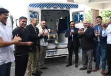 Sáenz entregó las primeras ambulancias adquiridas con el ahorro del cobro a extranjeros