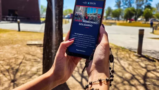 103782-se-habilito-el-mapa-peregrino-para-asistir-con-informacion-util-a-los-peregrinos-en-su-camino-hacia-la-catedral