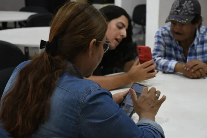 taller-uso-del-celular-1-768x512