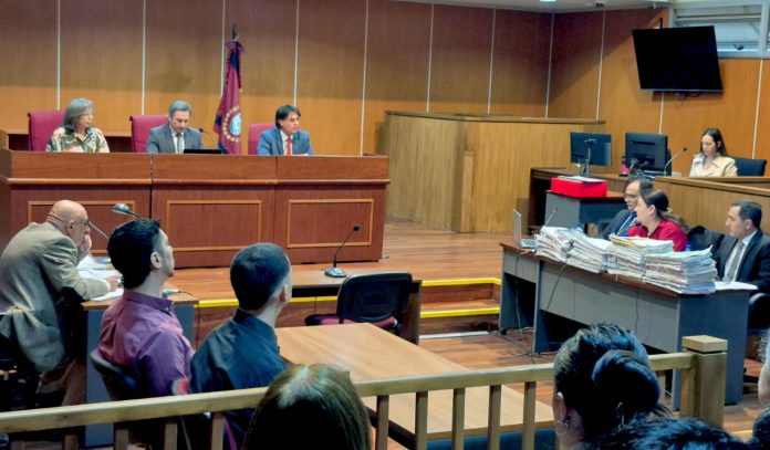 051125_juicio_salas_01