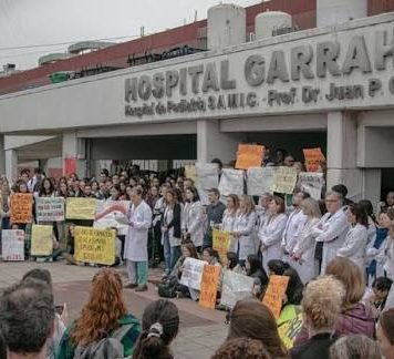 El Gobierno anunció un “histórico aumento” para el personal del Hospital Garrahan