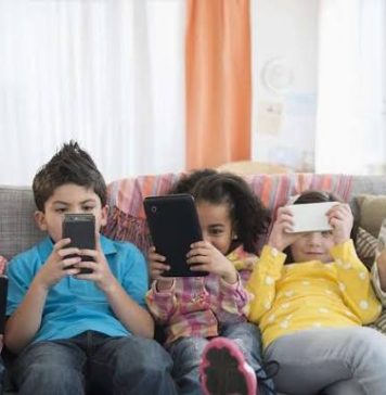Aumentan las horas de los niños usando celular, ¿qué opinan las mamás salteñas?
