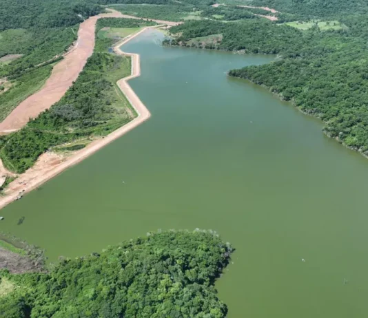 El Gobernador verificó el alteo del dique El Limón que duplica la reserva de agua para el departamento San Martín