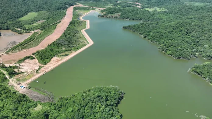 21165-el-gobernador-verifico-el-alteo-del-dique-el-limon-que-duplica-la-reserva-de-agua-para-el-departamento-san-martin