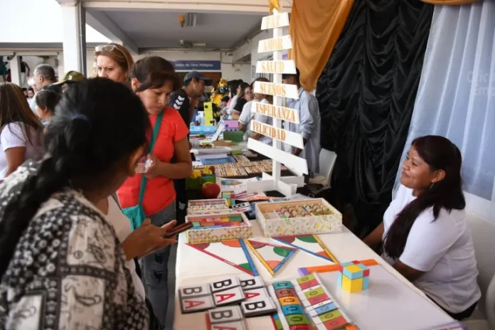 expoalumnos3-768x512