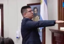 Imputado por violencia y expulsado, juró como concejal el libertario Pablo López