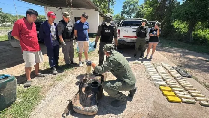 xSALTA-CAMIONETA-RELLENA-CON-COCAINA-65-KILOS-3-750x422-1.jpeg.pagespeed.ic.W6lWtCqC1S