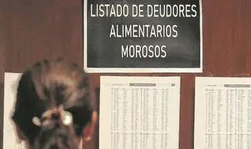 Cuota alimentaria 2026: qué pasa si un padre no paga y cómo inscribirlo en el registro de deudores