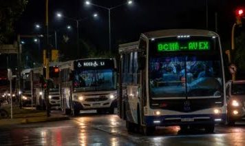 Crisis en el transporte: Saeta admite que no puede pagar la deuda y crece la amenaza de recortes en servicios nocturnos