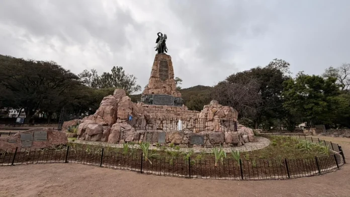 monumento-a-guemes-a