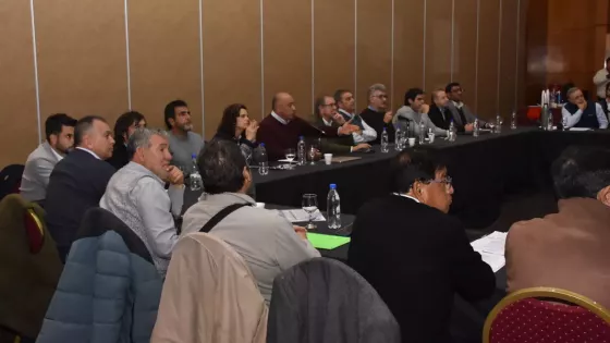109090-el-gobierno-reabrio-la-mesa-paritaria-con-los-gremios-estatales-20260722202057