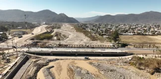 Puentes sobre el río Vaqueros y Circunvalación: Sáenz supervisó la obra que avanza con asistencia financiera provincial