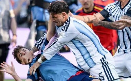 Tremenda sanción de FIFA: Paredes recibió 10 partidos de suspensión tras la final del Mundial
