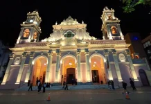 La Catedral se prepara para el Milagro con nueva iluminación ornamental