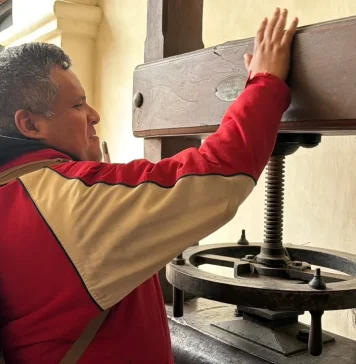 Personas con discapacidad visual realizaron un recorrido por el Cabildo de Salta