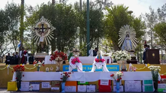 109822-imagenes-peregrinas-del-senior-y-la-virgen-del-milagro-este-viernes-visitaran-casa-de-gobierno (1)