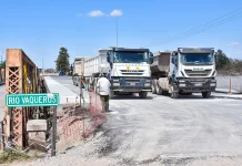 Realizaron la prueba de carga sobre el nuevo puente de Vaqueros