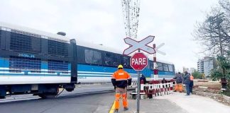 Un joven fue embestido por un tren en el paso nivel de calle Zuviría