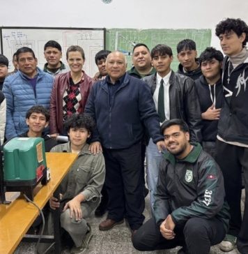 Estudiantes salteños crearon un semáforo inteligente para mejorar el tránsito en la ciudad