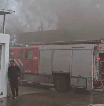 Se prendió fuego un depósito de la Aduana en Orán: bomberos intentan sofocar las llamas